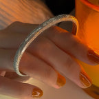 Bracelet pour femme au design texturé élégant