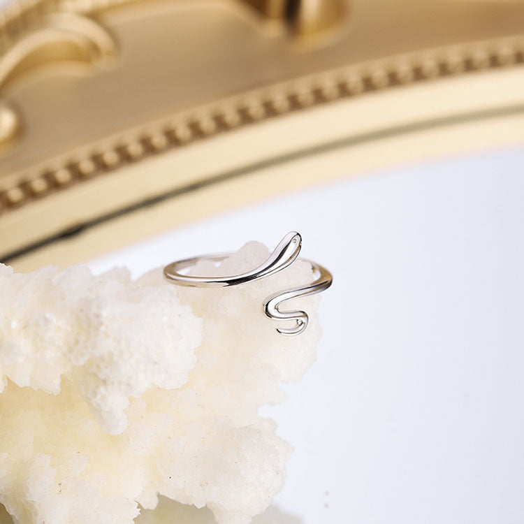 Offener Ring für Damen mit geschwungenem Design