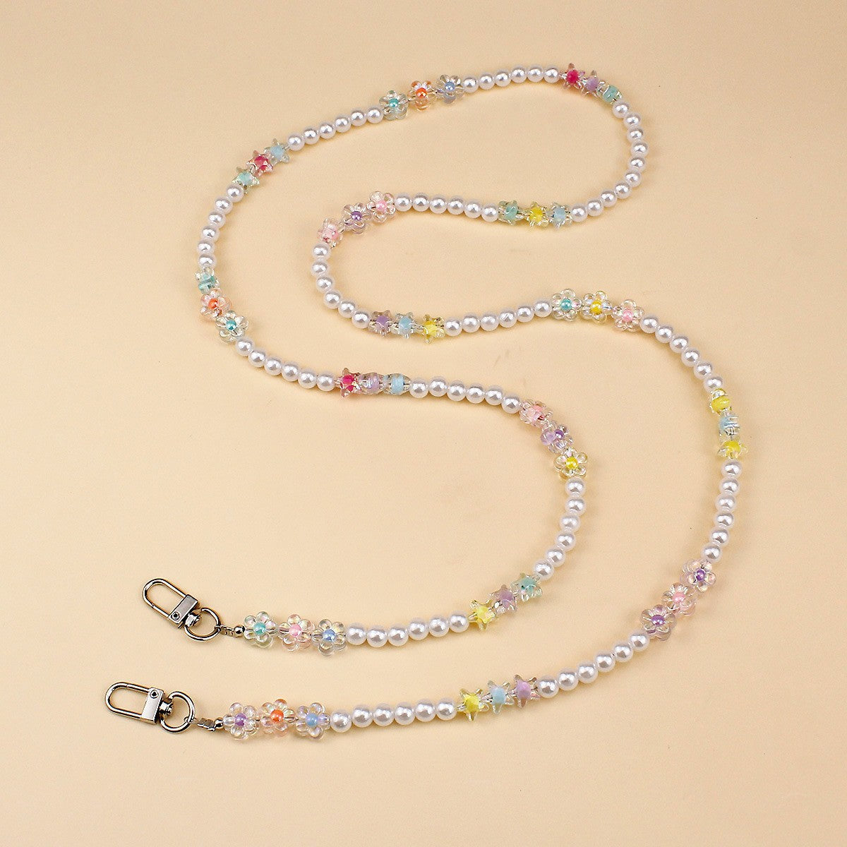 Collier élégant perles et chaîne