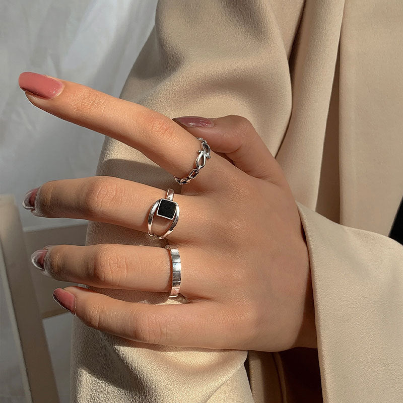 Bague ouverte pour femme avec design de chaîne innovant