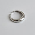 Bague ouverte tendance pour femme avec design incurvé