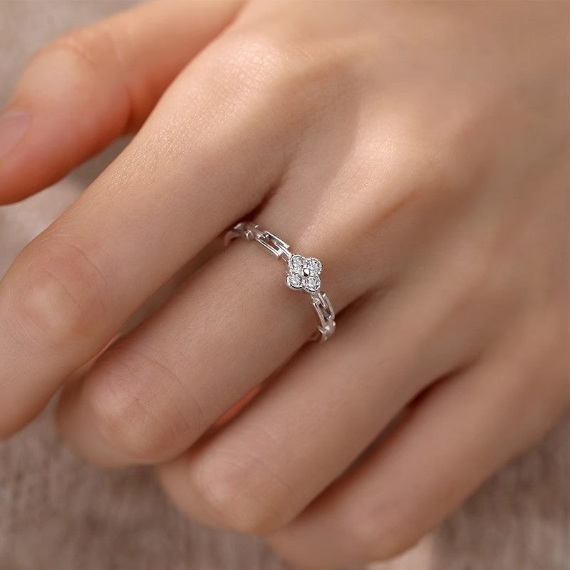 Bague fine pour femme avec zircone élégante