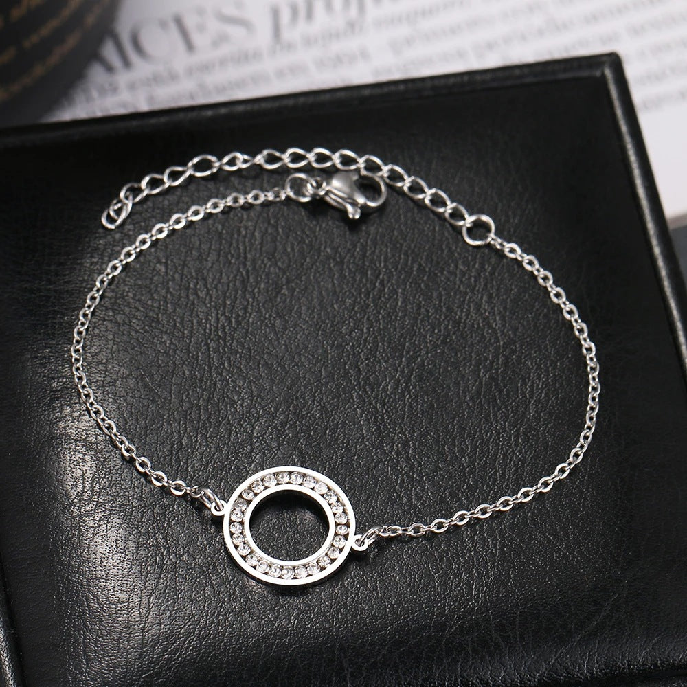 Bracelet délicat pour femme avec anneau en cristal