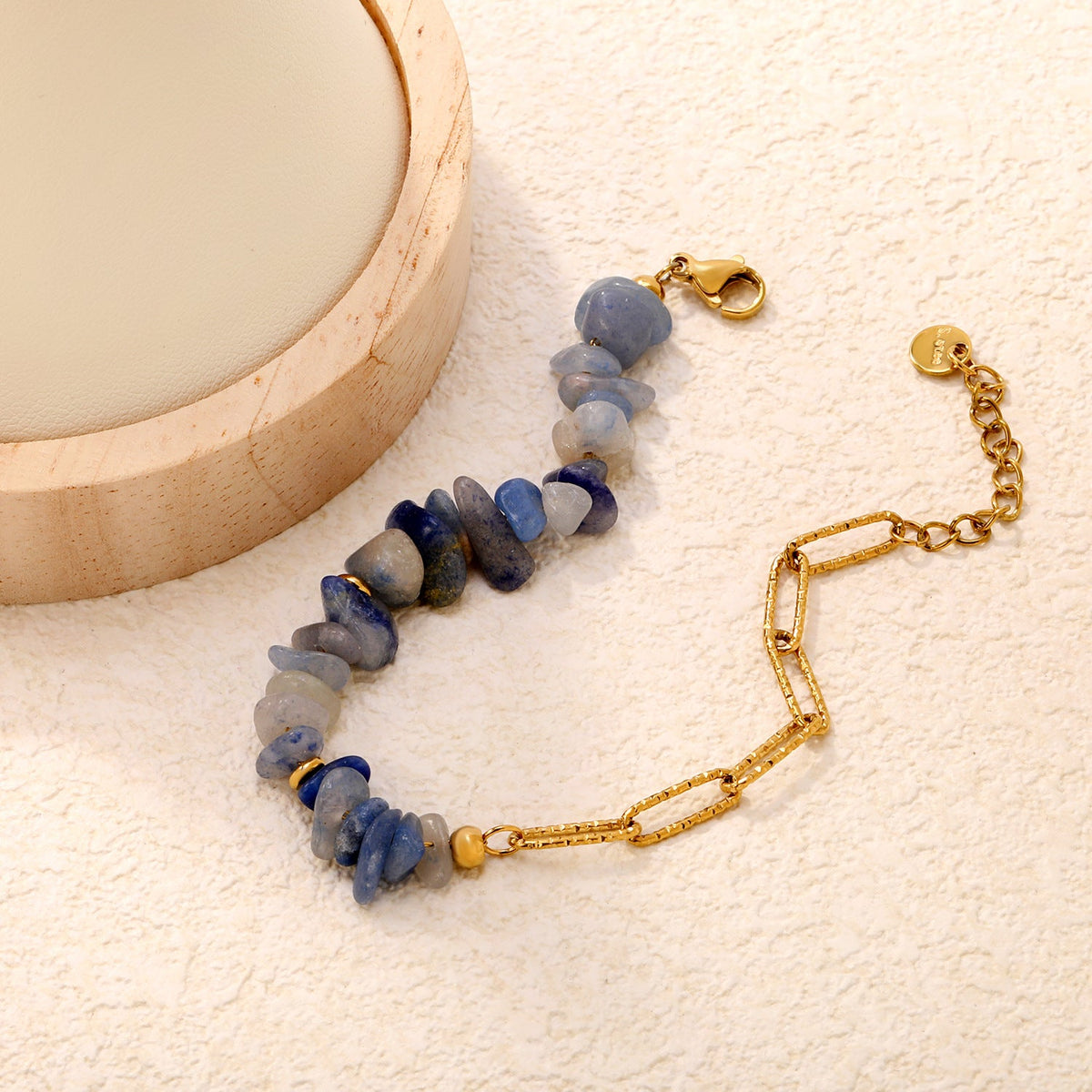 Bracelet pour femme avec pendentif cœur et design perlé luxueux