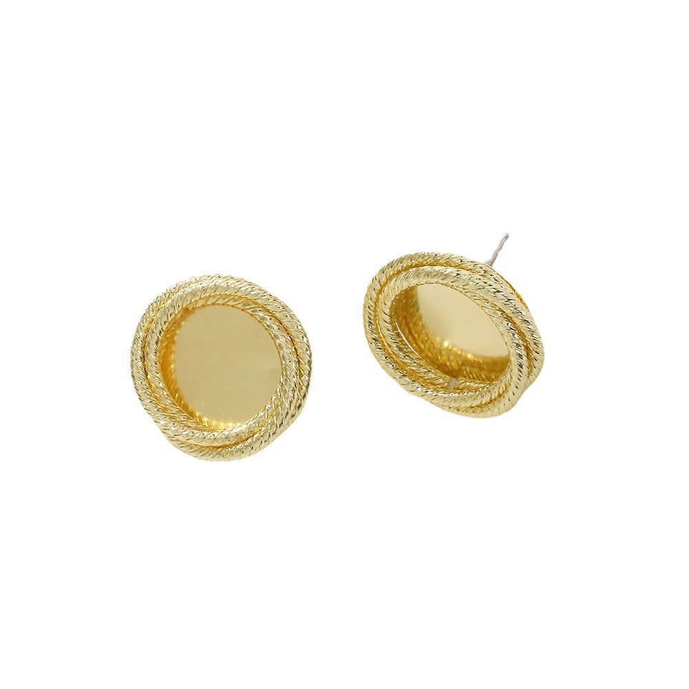 Clous d'oreilles pour femme design tressé artistique
