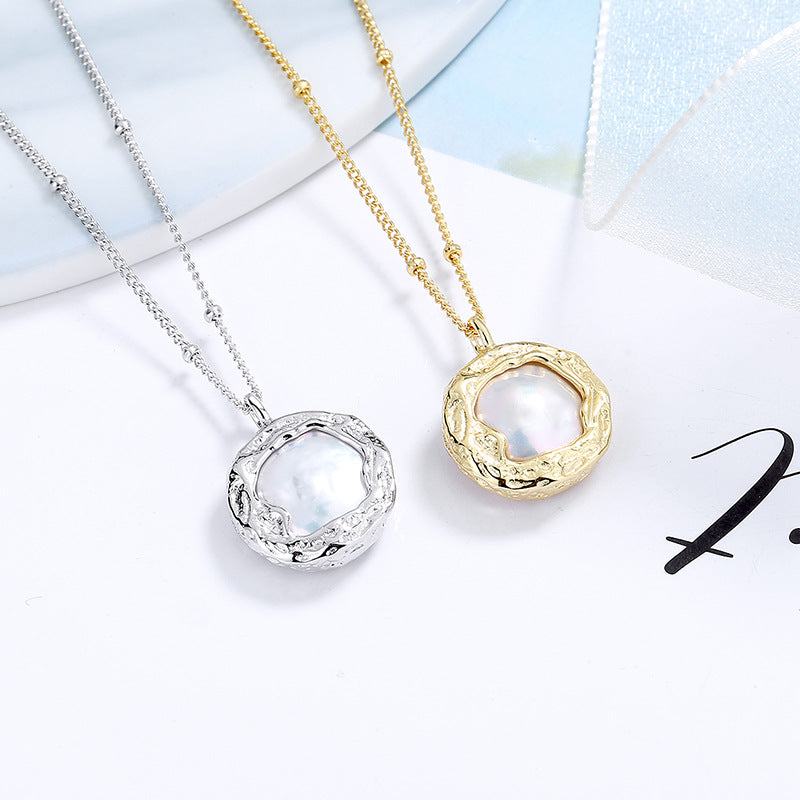 Collier pour femme avec pendentif coquillage