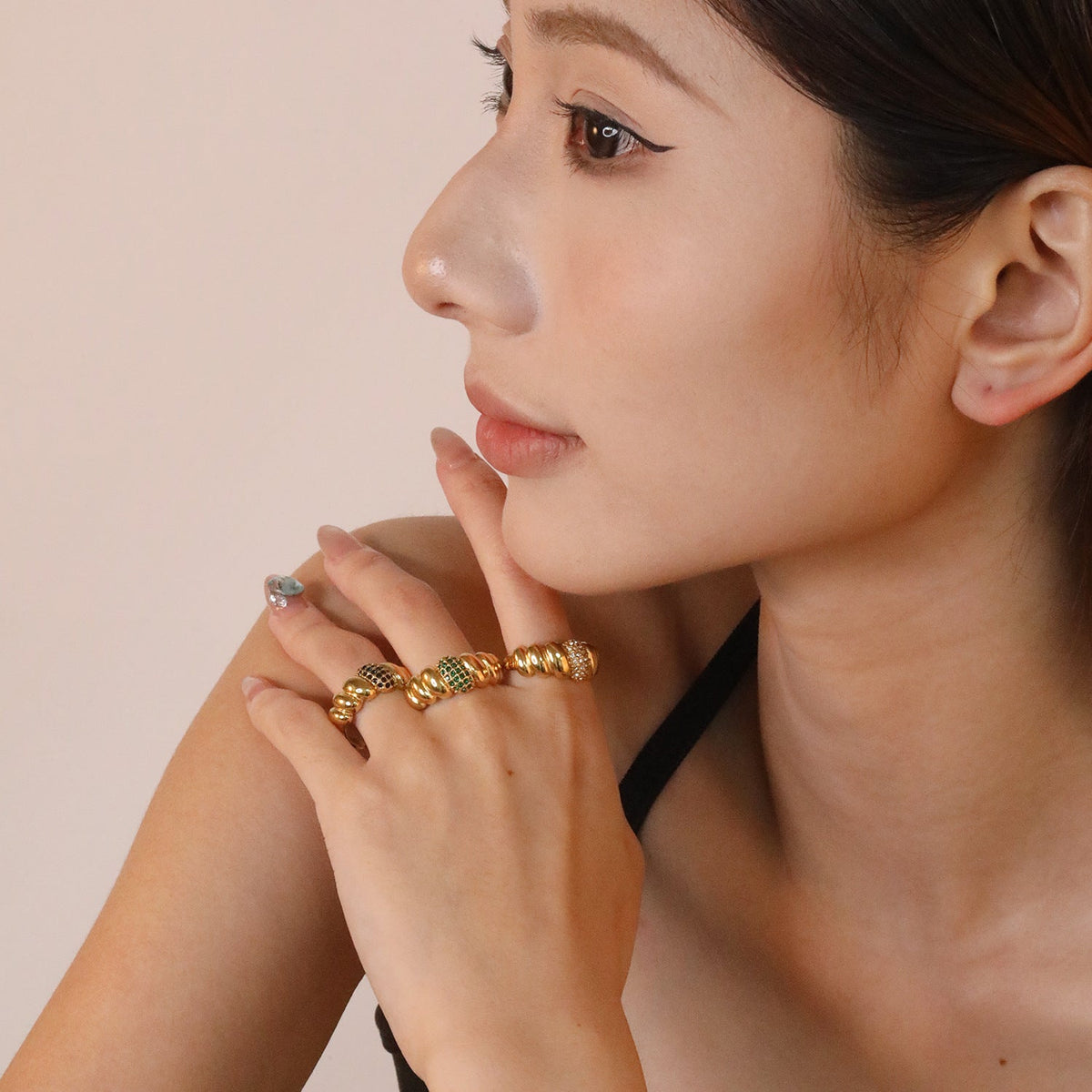 Bague réglable pour femme avec zircons et accents verts