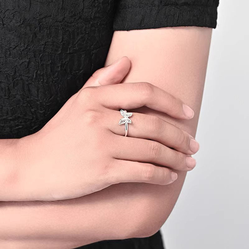 Bague papillon délicate pour femme avec détails fins