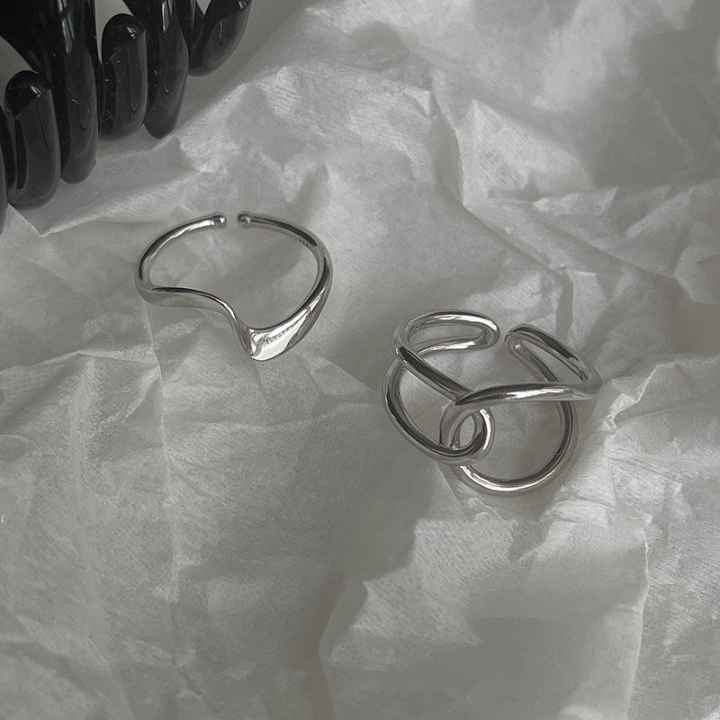 Bague ouverte pour femme au design incurvé élégant