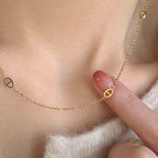 Collier pour femme au design ovale délicat