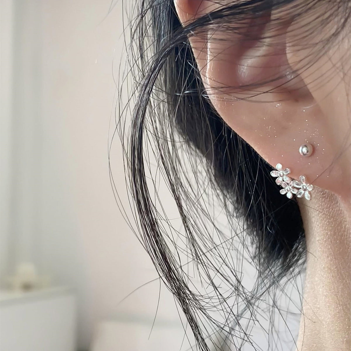 Boucles d'oreilles pour femme motif fleur délicat