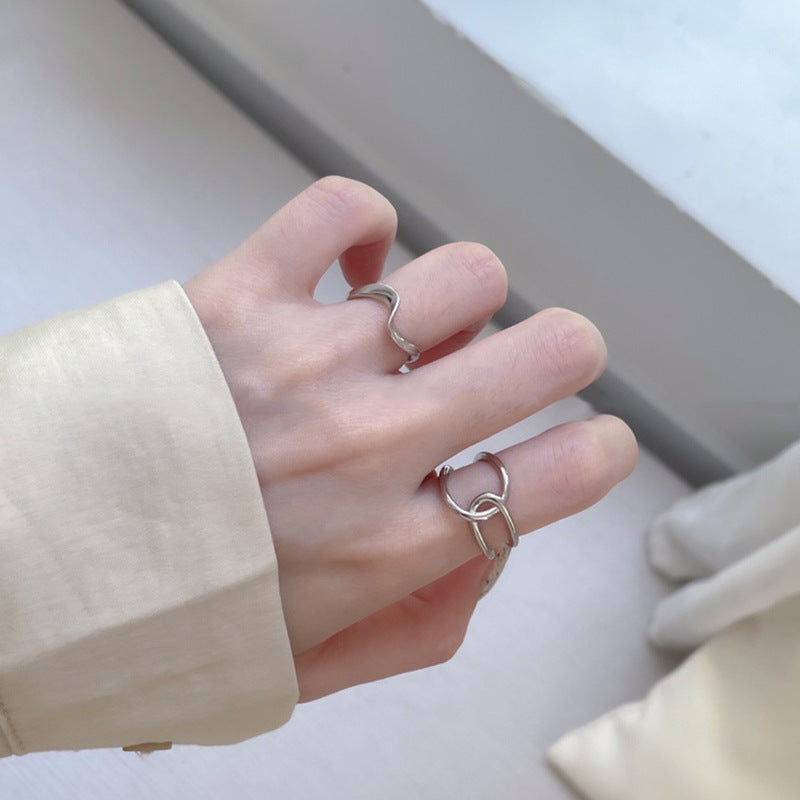 Bague ouverte pour femme au design incurvé élégant