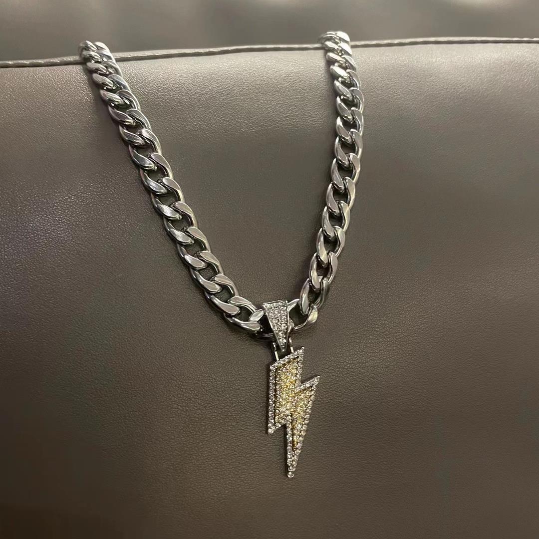 Collier pendentif éclair