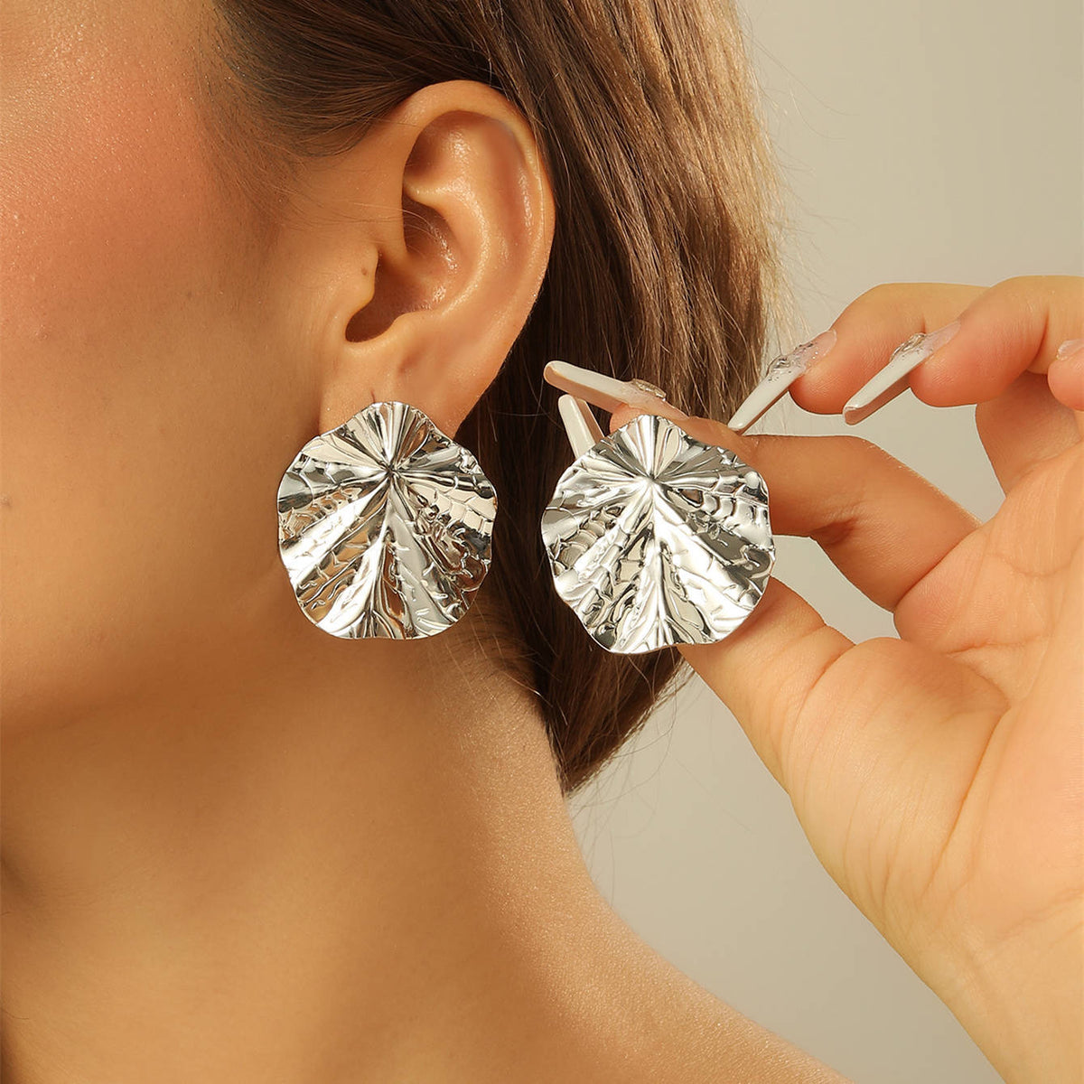 Boucles d'oreilles créateur pour femme en forme de feuille