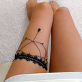 Accessoire de jambe élégant pour femme avec dentelle et chaînes
