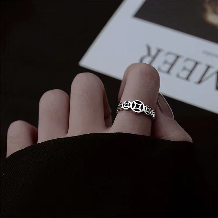 Bague ouverte pour femme avec détails délicats