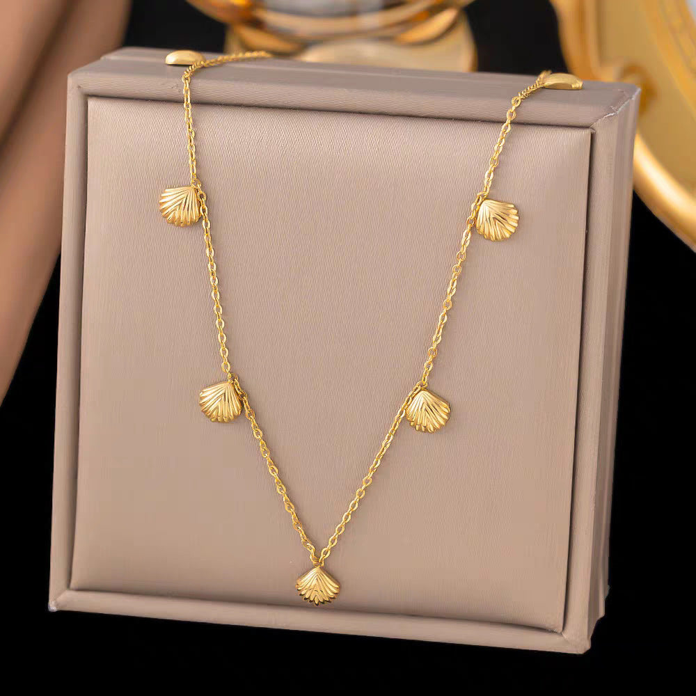 Collier avec pendentif coquillage pour femme