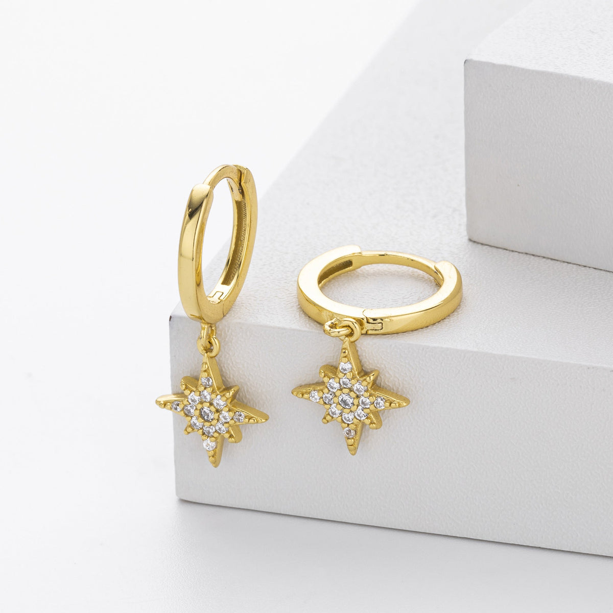 Boucles d'oreilles pour femme avec pendentif étoile étincelant
