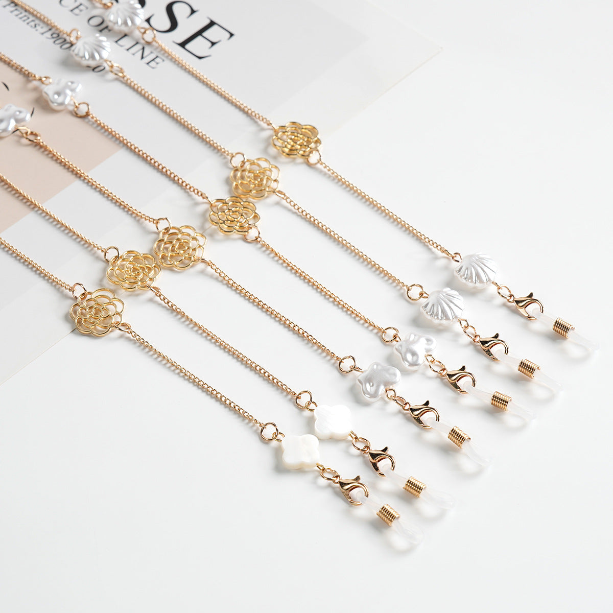 Collier élégant à chaîne florale