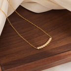 Collier délicat pour femme avec détail en cristal étincelant