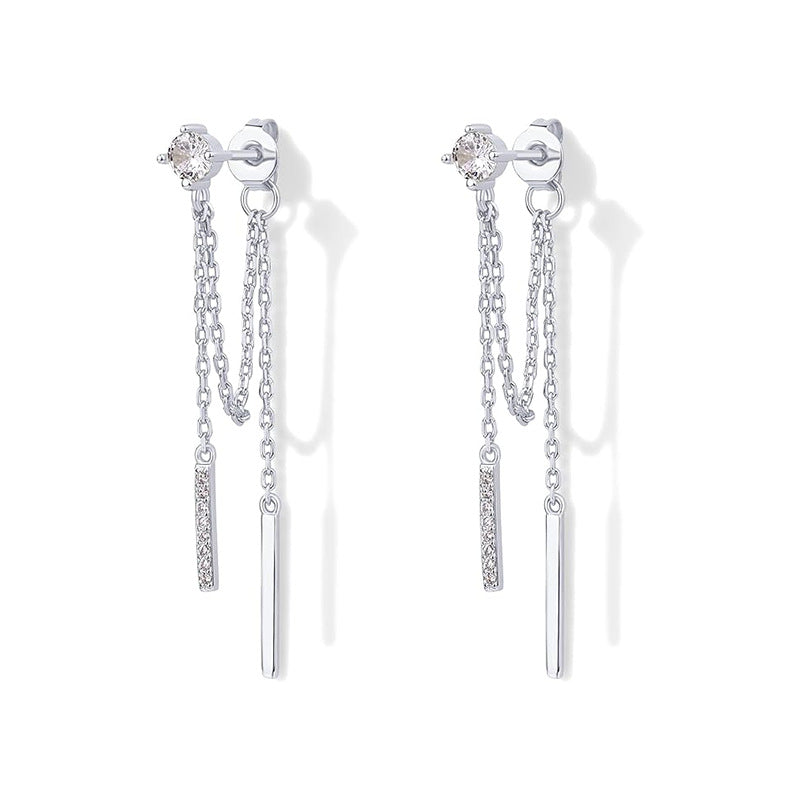 Boucles d'oreilles pour femme avec chaînes délicates et accents scintillants