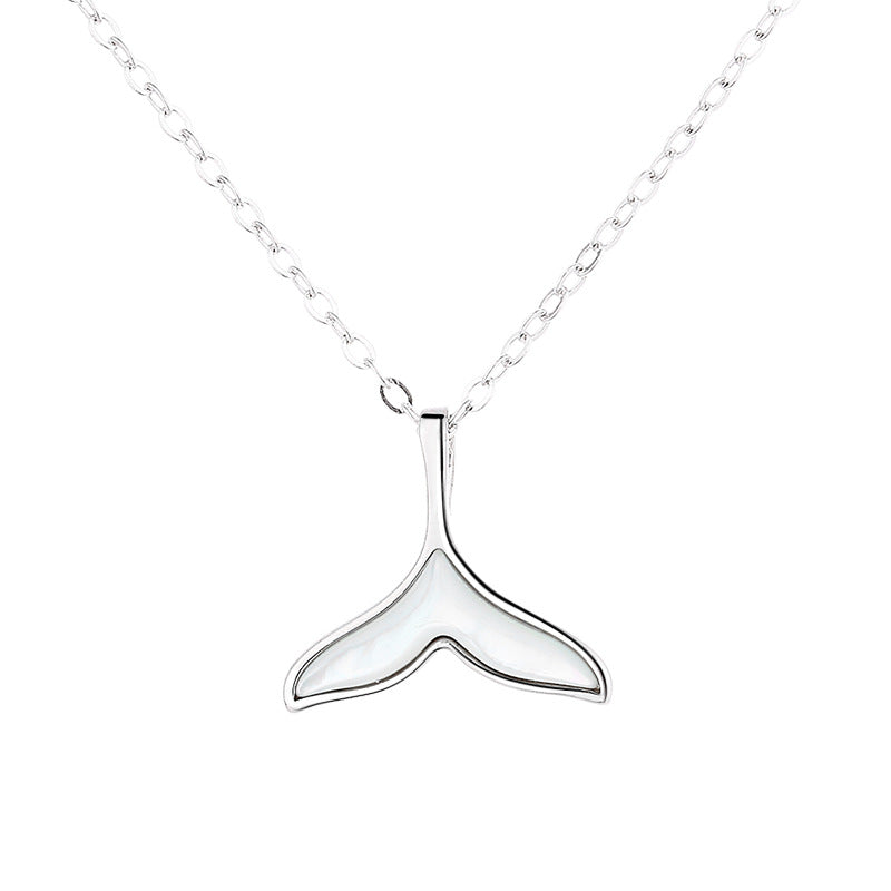 Collier pour femme avec pendentif queue de baleine