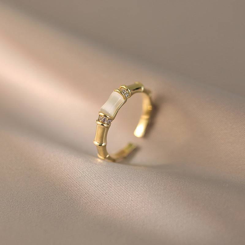 Bague pour femme design bambou avec accents étincelants