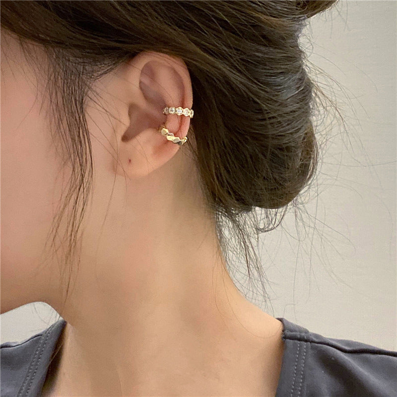 Bague pour femme design incurvé et cristaux