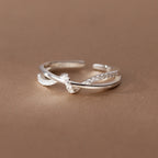 Bague ouverte pour femme avec détails vagues et zircone