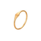Bague minimaliste à surface polie et incurvée