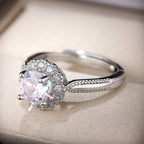 Bague fleur pour femme avec zircons étincelants