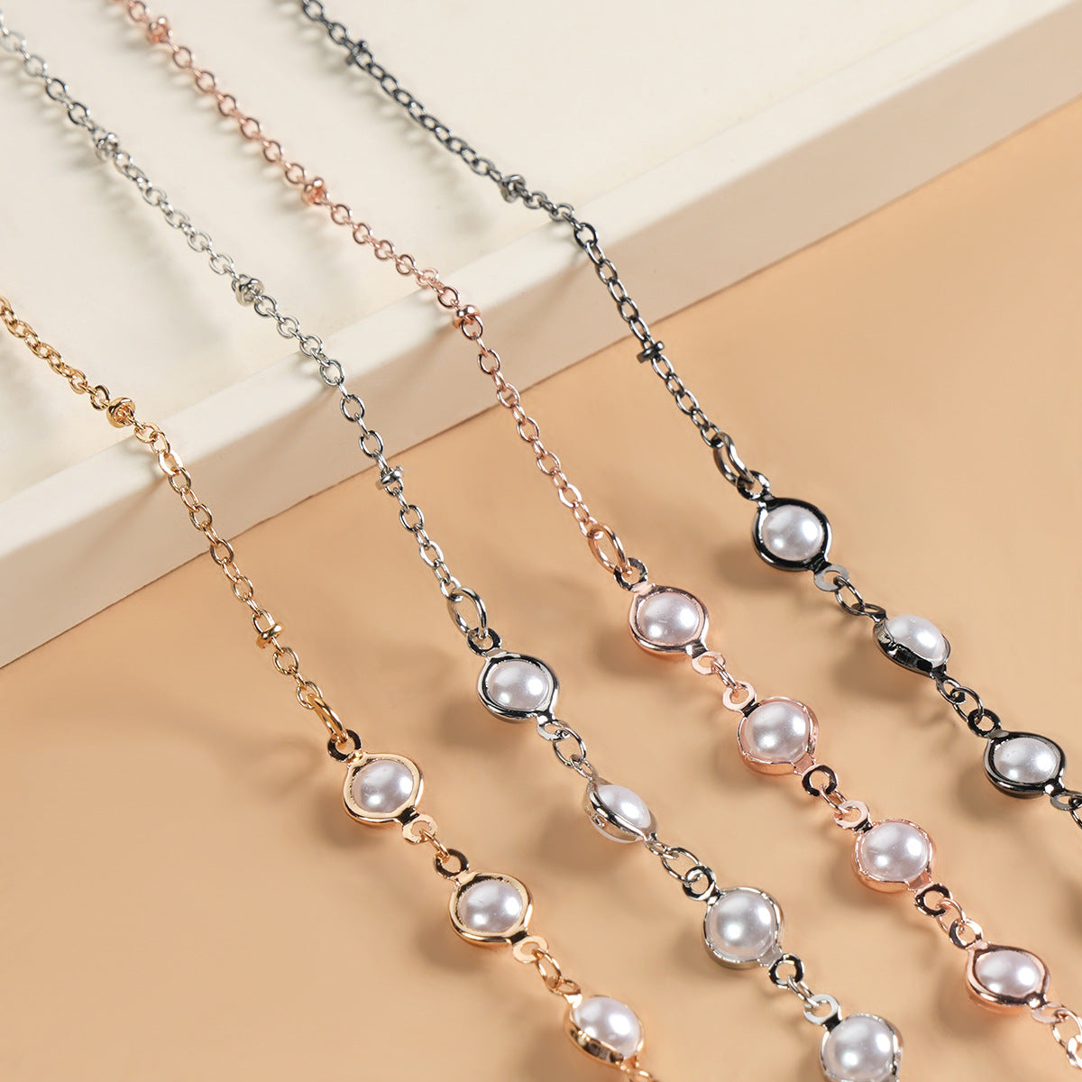 Chaîne de collier décorative en perles