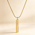 Collier pour femme en acier inoxydable avec pendentif scintillant