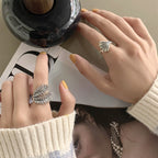 Bague pour femme au design feuille élégant