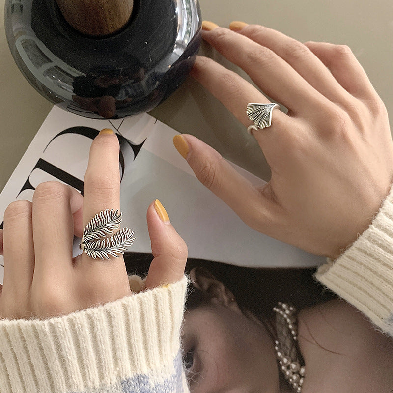 Bague pour femme au design feuille élégant