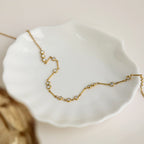 Collier pour femme avec zircone scintillante et design élégant en acier inoxydable