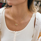 Collier pour femme avec pendentif lèvres scintillantes en acier inoxydable hypoallergénique