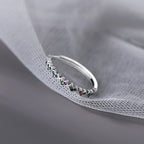 Bague fine pour femme avec motifs cœurs colorés