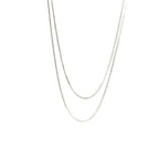 Collier superposé à chaîne argentée élégante
