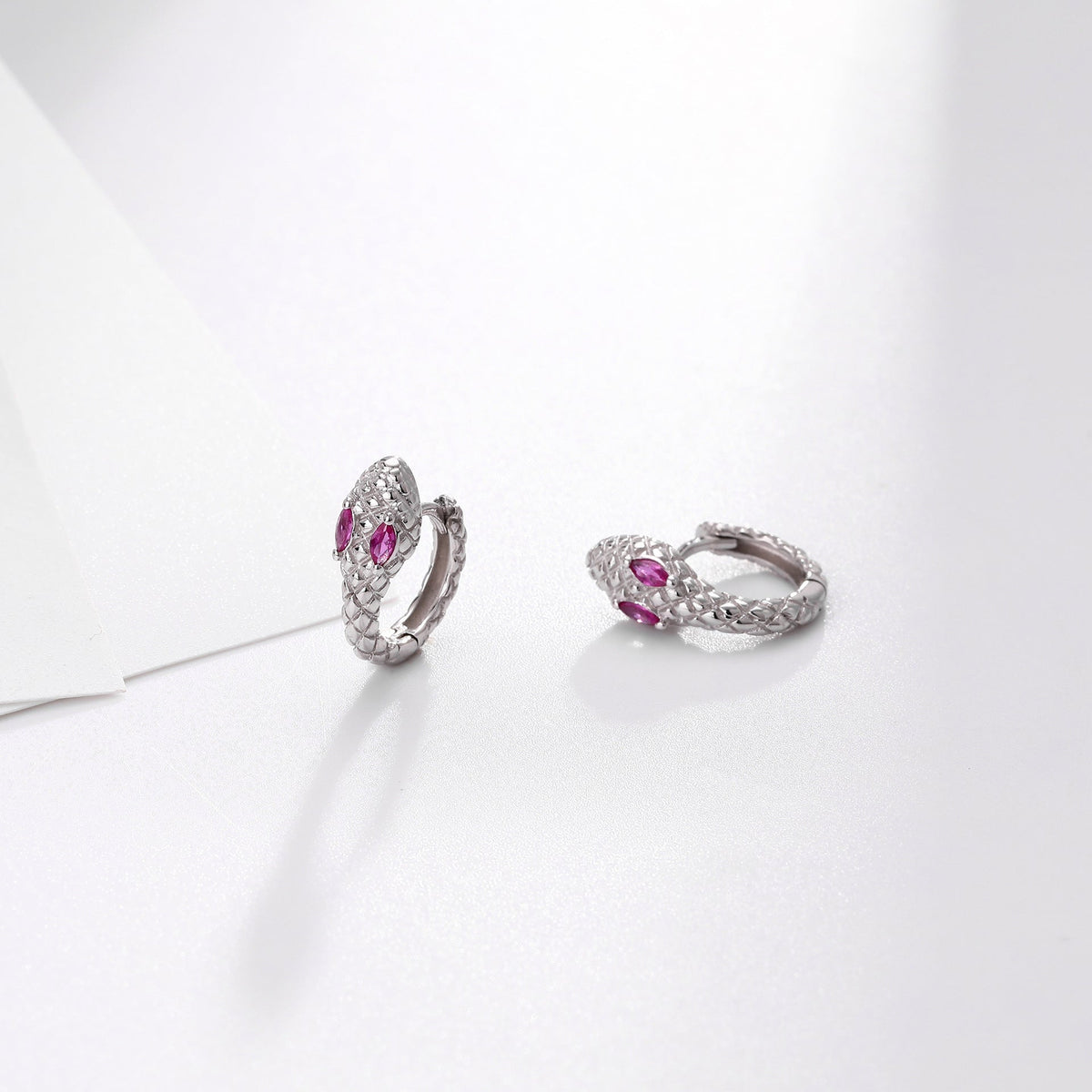 Boucles d'oreilles pendantes pour femmes motif serpent avec zircons