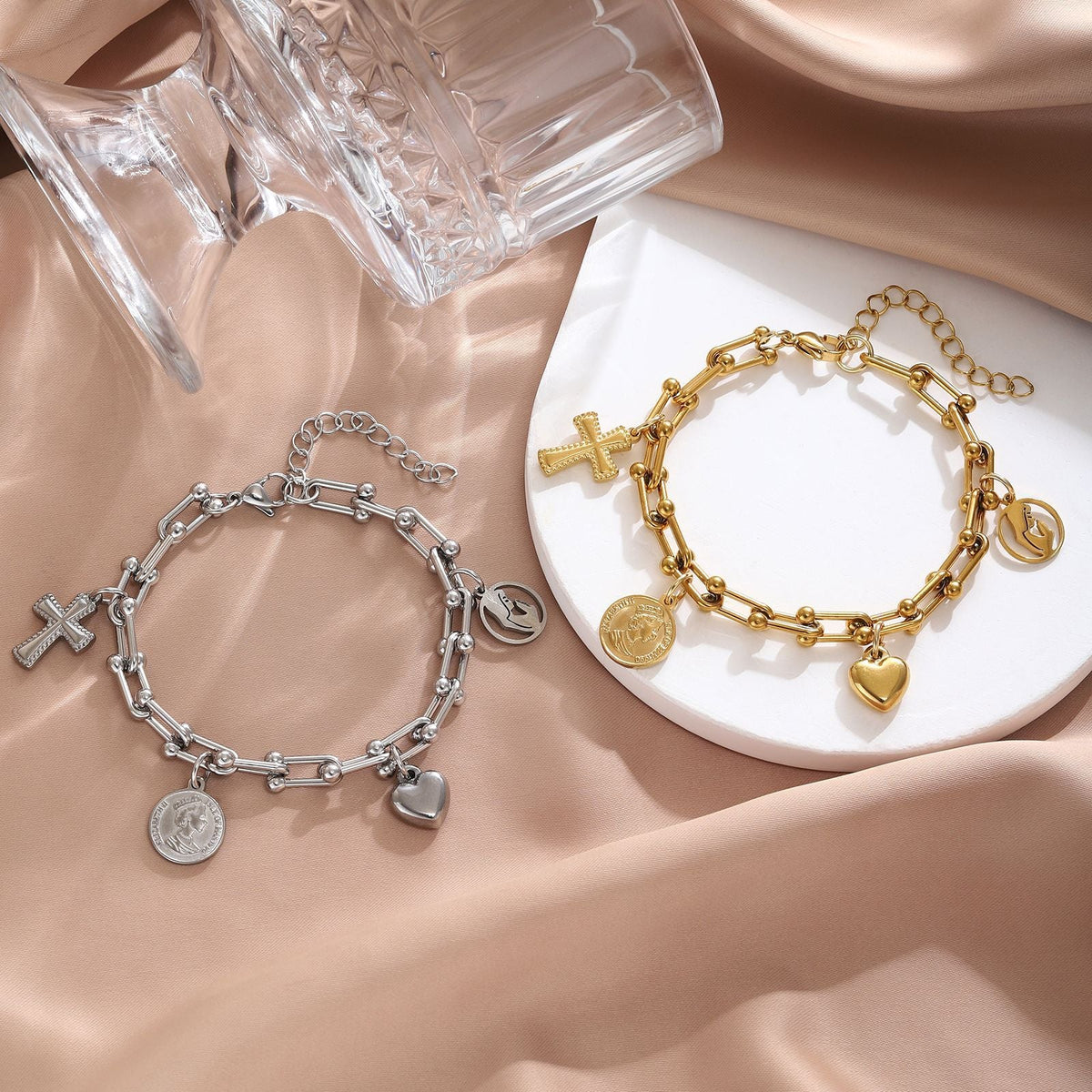 Bracelet charmant pour femme avec pendentifs personnalisables
