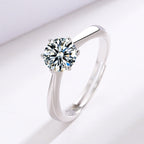 Bague pour femme avec zircon étincelant et design incurvé moderne