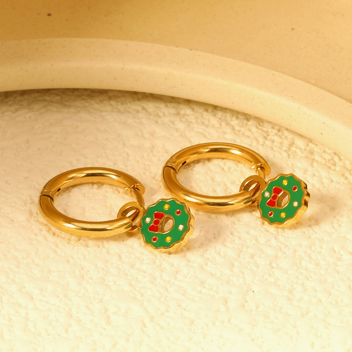 Boucles d'oreilles pendantes pour femme avec motif couronne festive