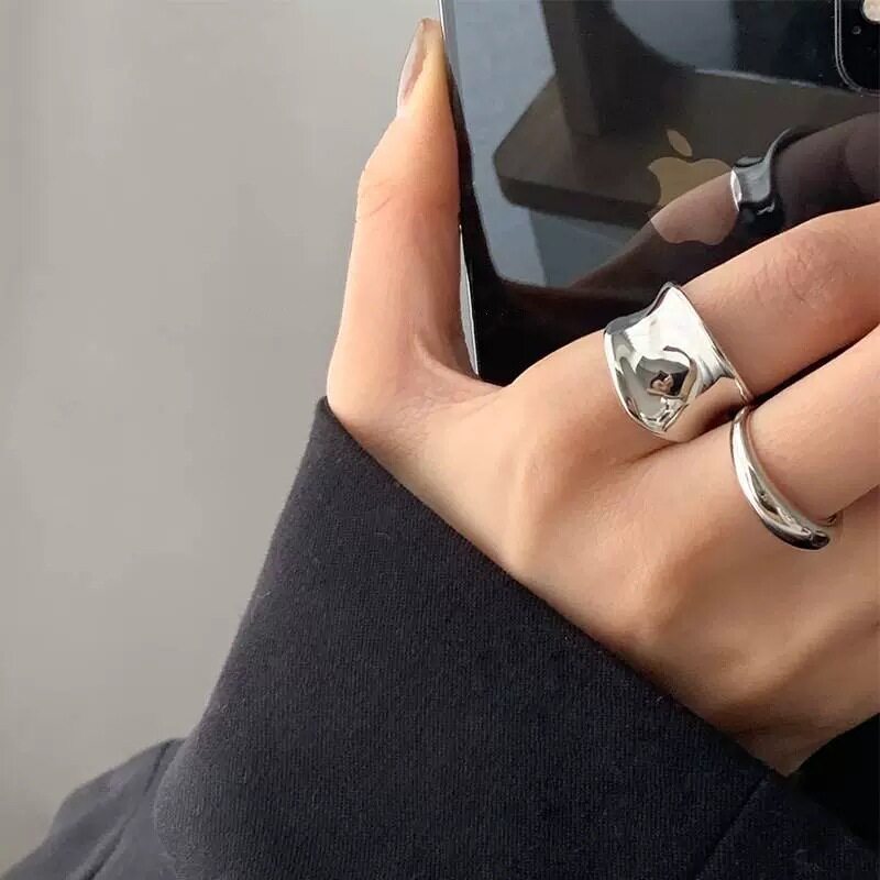 Bague élégante et minimaliste pour femme