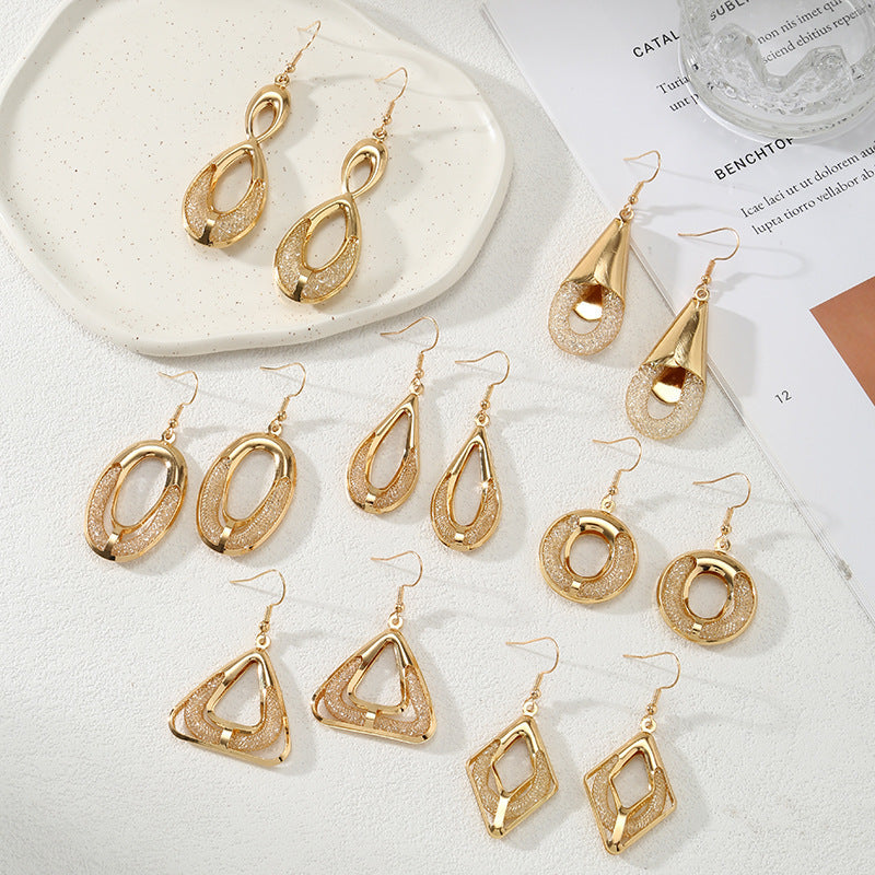 Boucles d'oreilles pour femme au design moderne et délicat