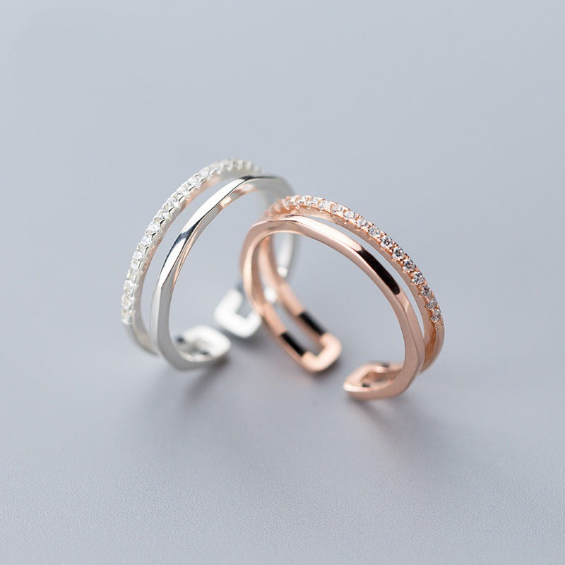 Bague ouverte pour femme avec détails travaillés