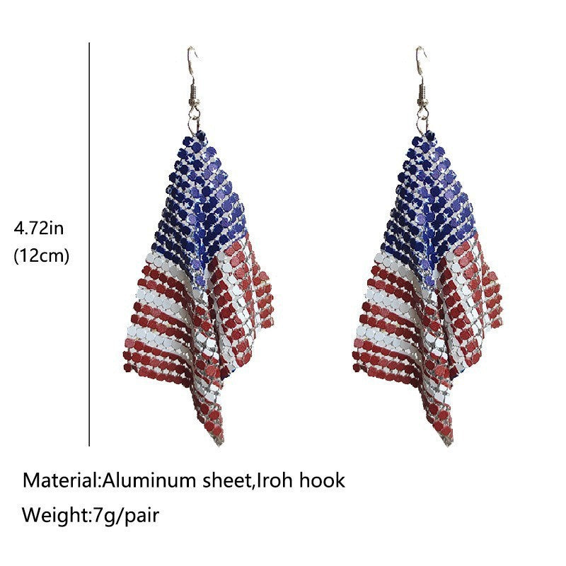 Boucles d'oreilles longues en maille cristal avec motif drapeau
