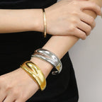 Bracelet ouvert pour femme au design incurvé élégant