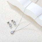 Parure de bijoux pour femme avec éléments en zircone et boucles d'oreilles élégantes