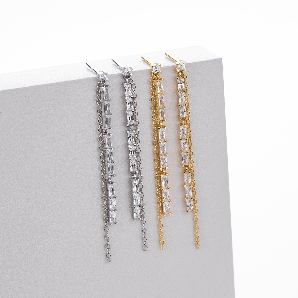 Boucles d'oreilles pendantes chaîne en argent et zircon
